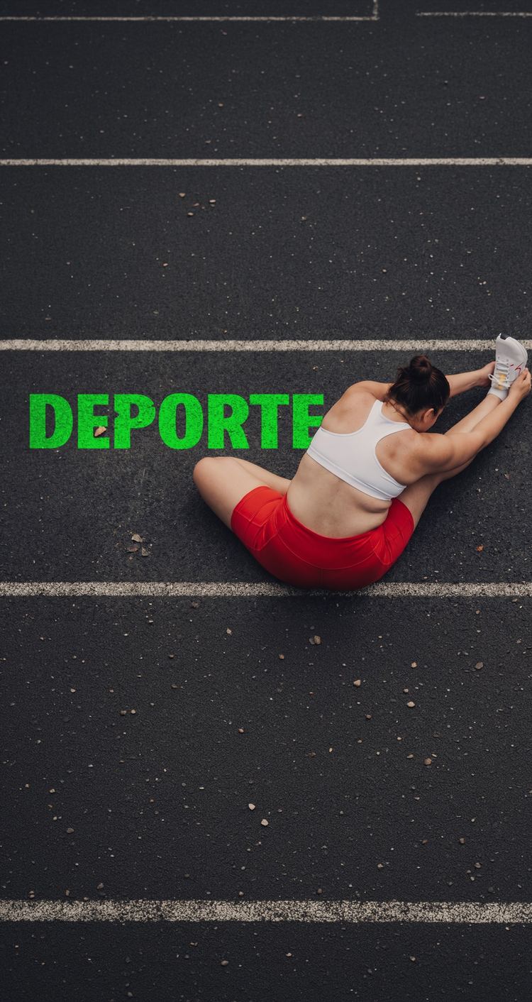 Atleta estirando sobre una pista de atletismo con la palabra Deporte pintada en el carril